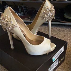 Badgley Mischka Marcia Ivory satin heels